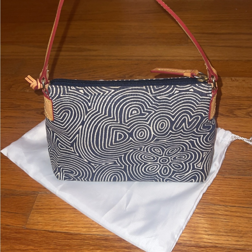 Dooney & Bourke small blue and white pouchette - Picture 2 of 7